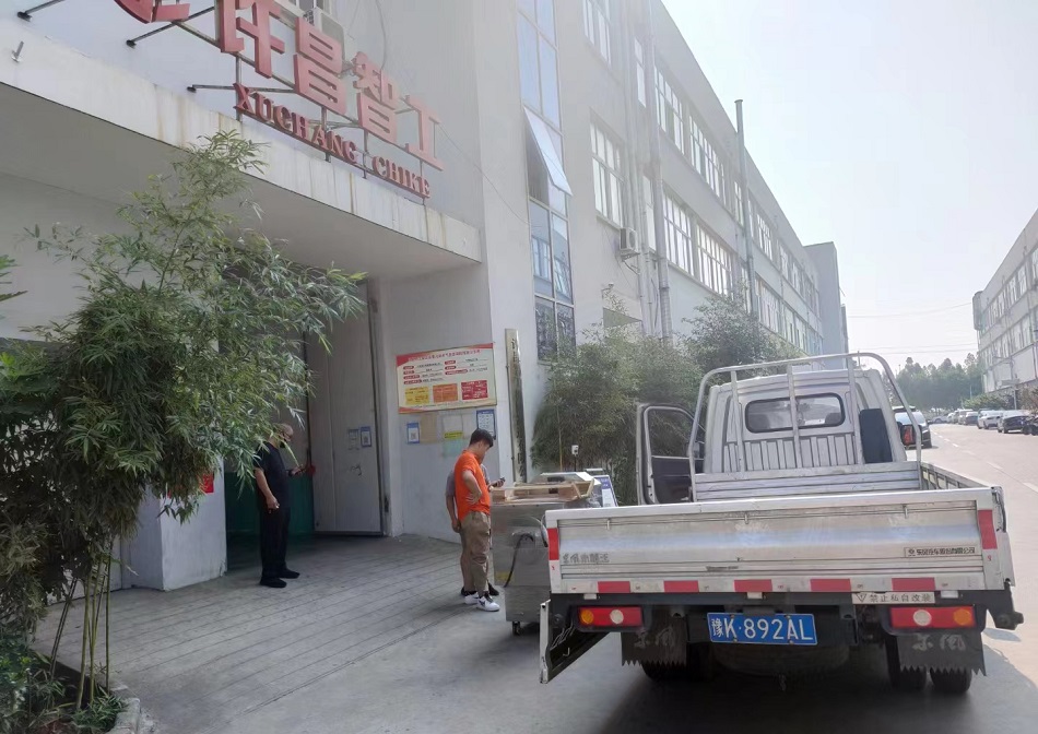 江蘇邳州客戶來廠考察訂購中小型電磁炒貨機